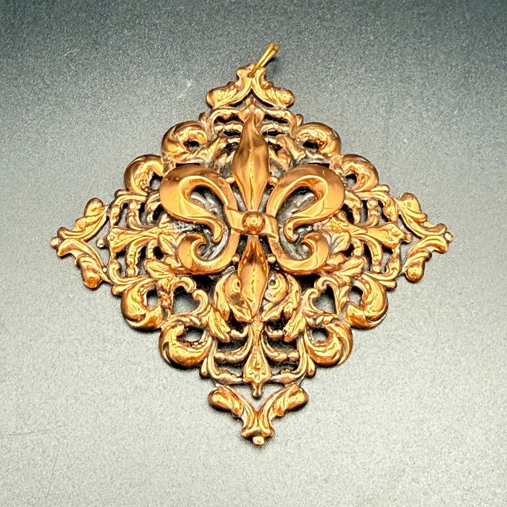 Vintage Fleur De Lis Copper Tone Scrollwork Filigree Diamond Shaped Pendant